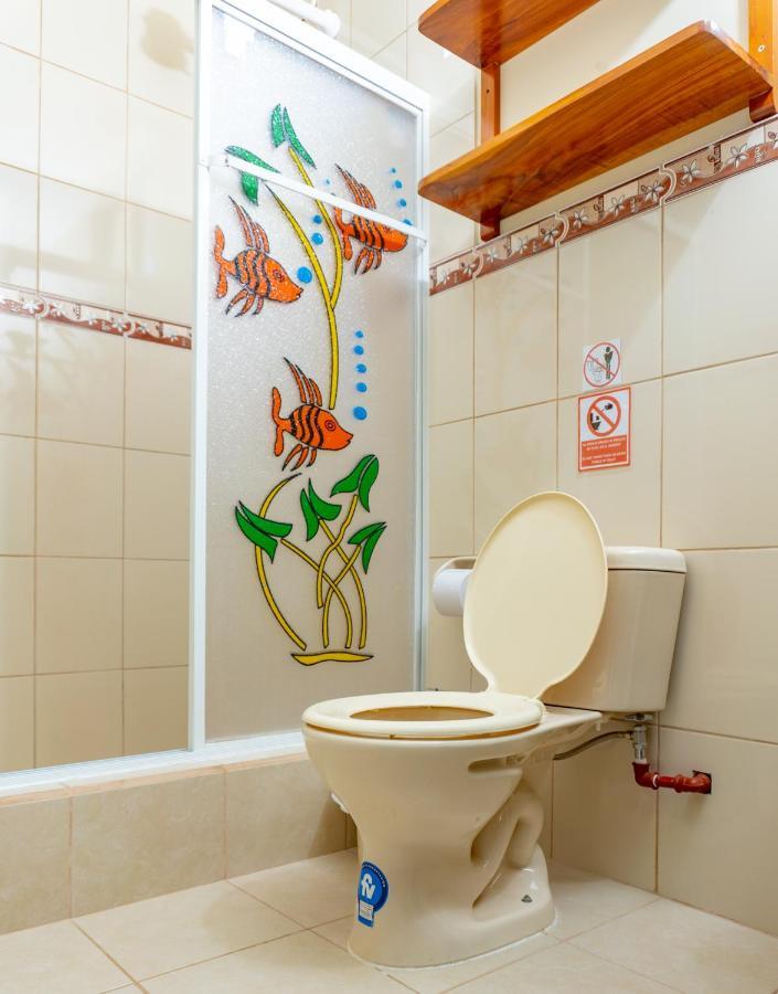 Cucuve Eco Hostal Puerto Baquerizo Moreno Buitenkant foto