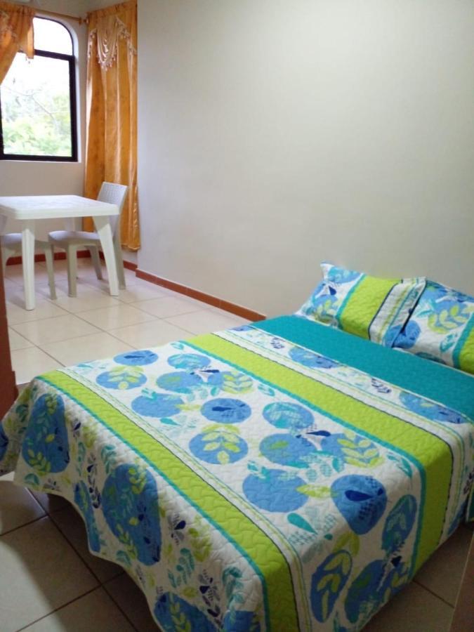 Cucuve Eco Hostal Puerto Baquerizo Moreno Buitenkant foto